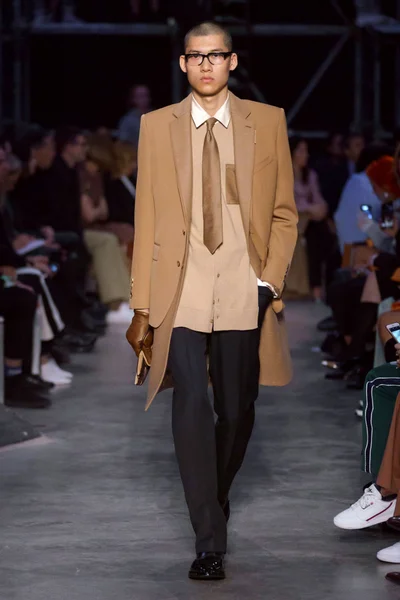 Look 95